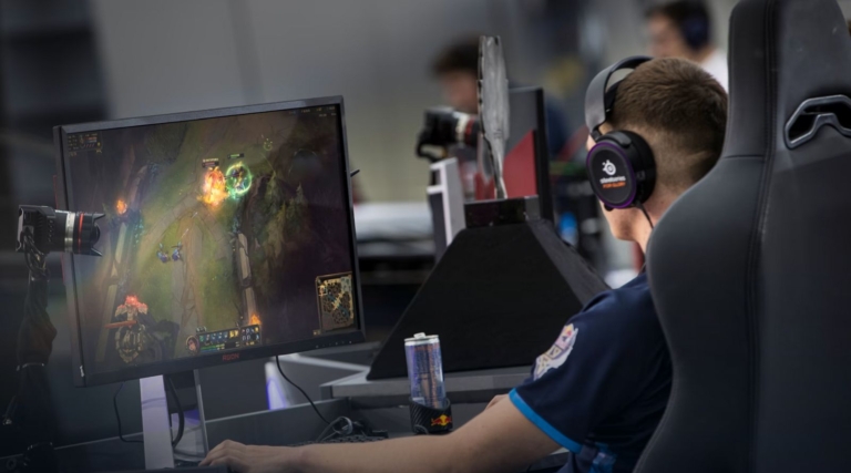 Το επίσημο 1v1 τουρνουά League of Legends, Red Bull Solo Q, επιστρέφει